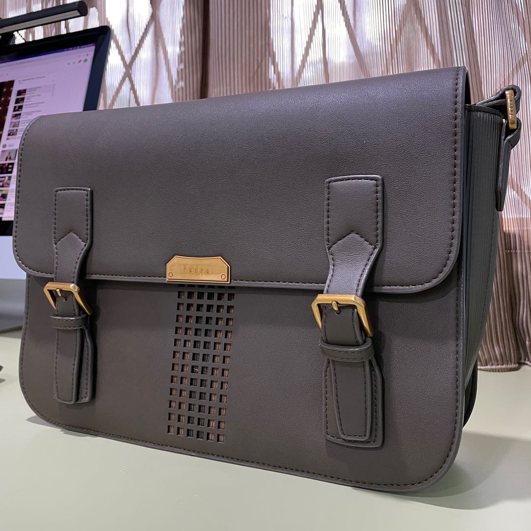 Pedro hot sale messenger bag