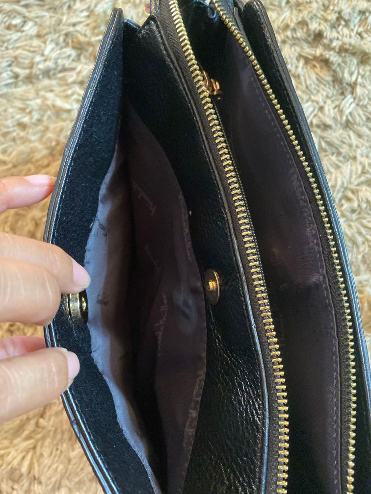 Shoulder bag (Category: Shoulder Bags) located in San Pedro. Submitted by queenkulet (Listing ID 1066984413, Image 3). Description: Super nice No flaws Elagante .