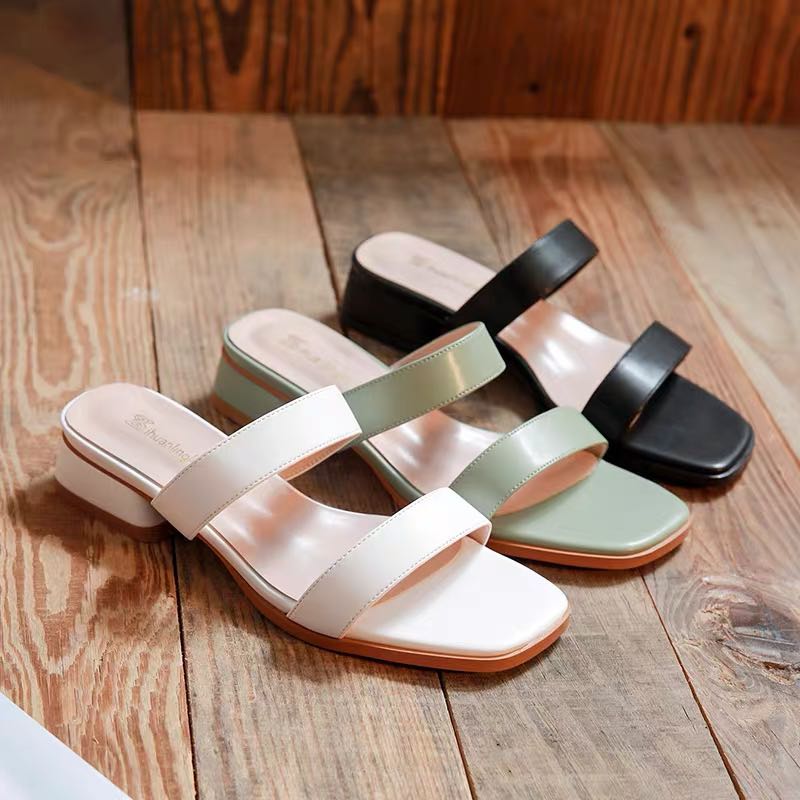 white sandals for wide feet