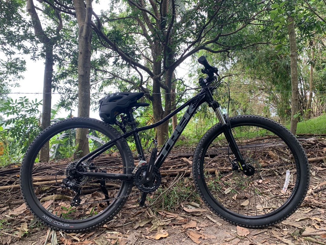 Trek marlin 5 shop women's black