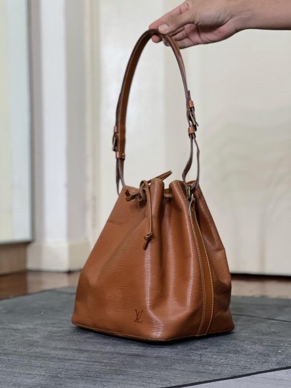 Auth Louis Vuitton Epi Petit Bucket Shoulder Bag Mandarin M5899H Used