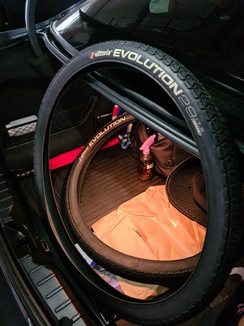 Vittoria Evolution 29 x 1.9 High Rolling tires Sports Equipment