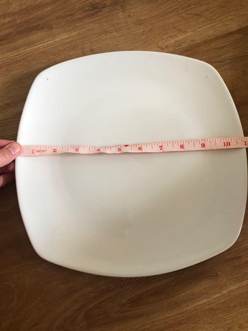 4pcs Ceramic Big Plates (Category: Dinnerware & Cutlery) located in Pasig City. Submitted by hello.spring (Listing ID 1070535097, Image 3). Description: 4pcs Ceramic Big Plates bought in Megamall Selling Low for Php350 for 4 big ceramic plates na.