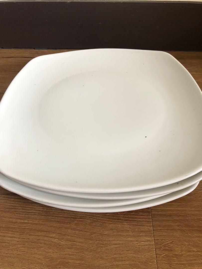 4pcs Ceramic Big Plates (Category: Dinnerware & Cutlery) located in Pasig City. Submitted by hello.spring (Listing ID 1070535097, Image 2). Description: 4pcs Ceramic Big Plates bought in Megamall Selling Low for Php350 for 4 big ceramic plates na.