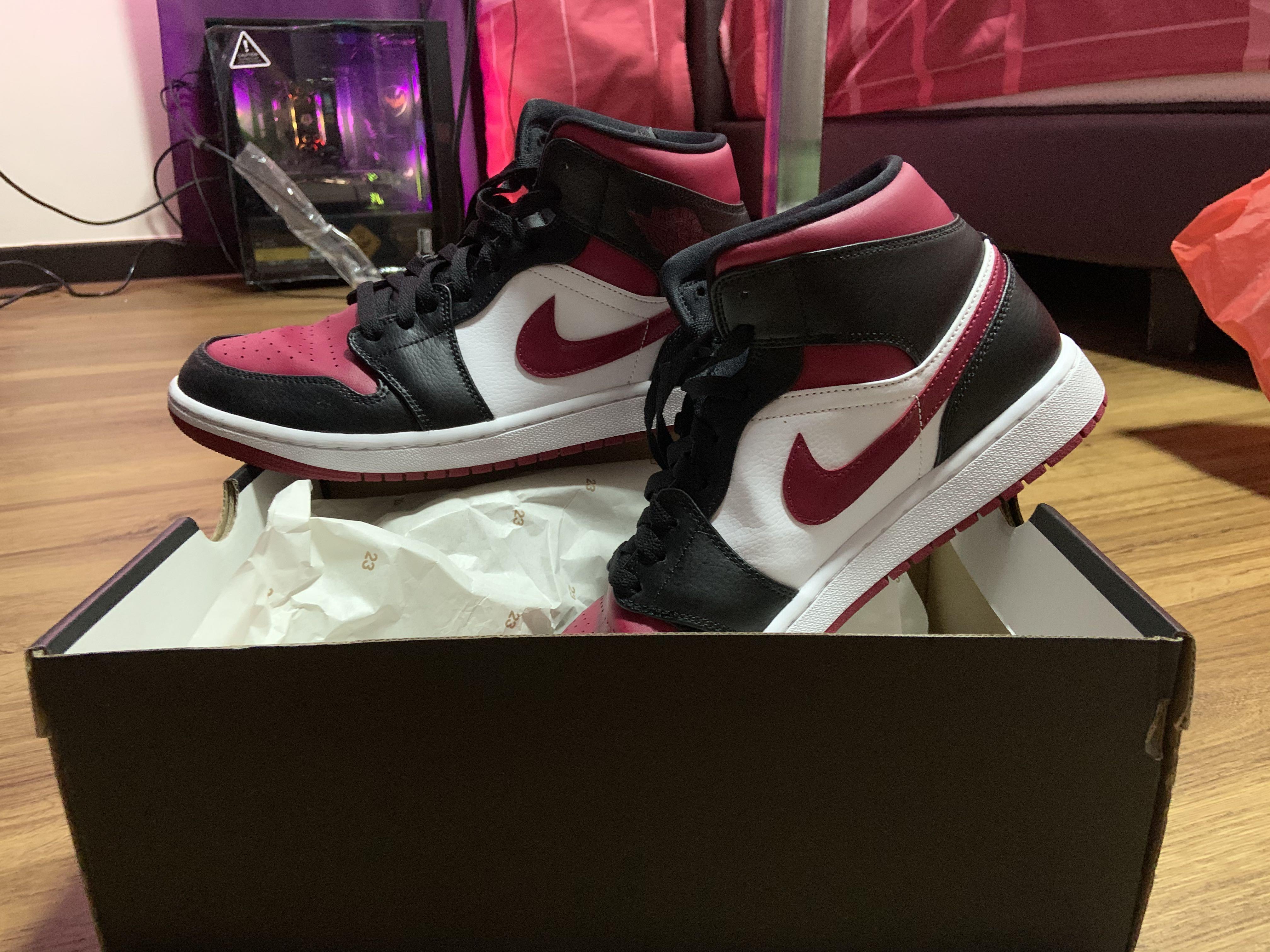 Air Jordan 1 Mid maroon black noble red