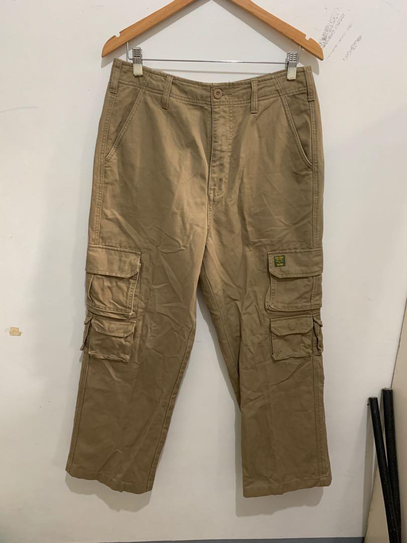 Baleno Multipocket Cargo pants fits 31-32 (Category: Trousers) located in Los Banos. Submitted by streetwear.collections (Listing ID 1070509964, Image 2). Description: baleno multipocket cargo Large on tag fits 31-32 Baggy fit Very Good condish 1299 Check out my page for more travis alternatives Ig: @cargotrends.ph https://www.instagram.com/cargotrends.ph/ Thanks! #slaaat #travisscott #alternatives .
