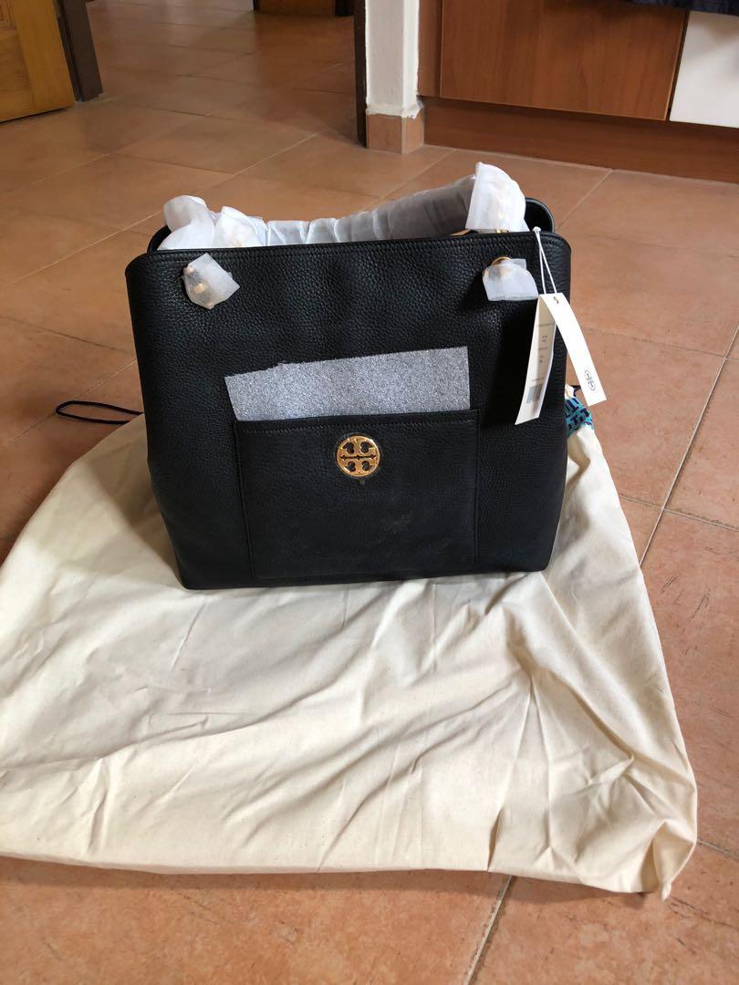 Brand New Tory Burch Chelsea Slouchy Tote, Women's Fashion, Bags & Wallets, Tote  Bags on Carousell
