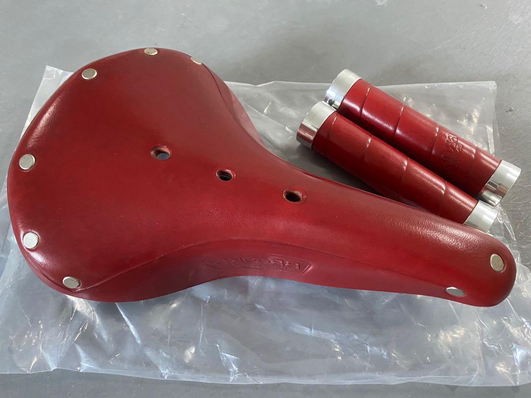 Brooks b17 red sales