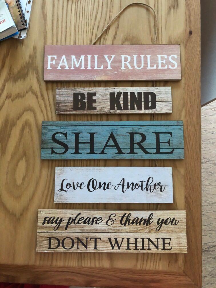 Matroos weggooien extreem Family rules board, Everything Else on Carousell