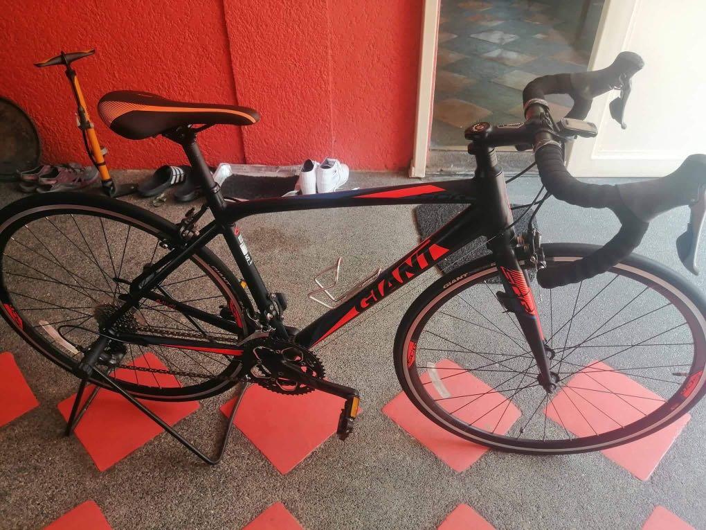 Giant racer bike for sale Sports Equipment Bicycles Parts Bicycles on Carousell