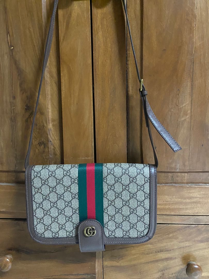 gucci sling pouch
