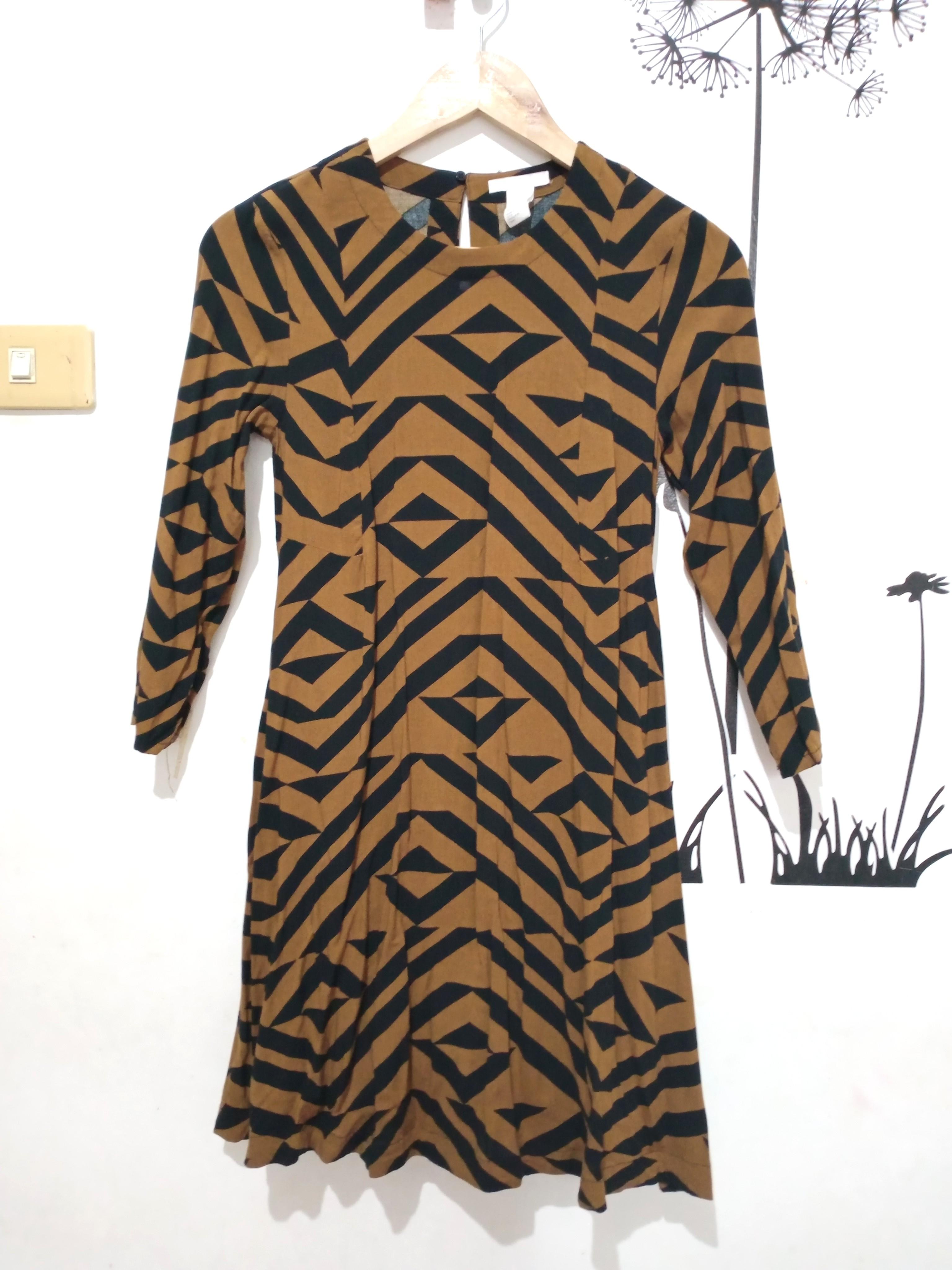 h&m geometric dress