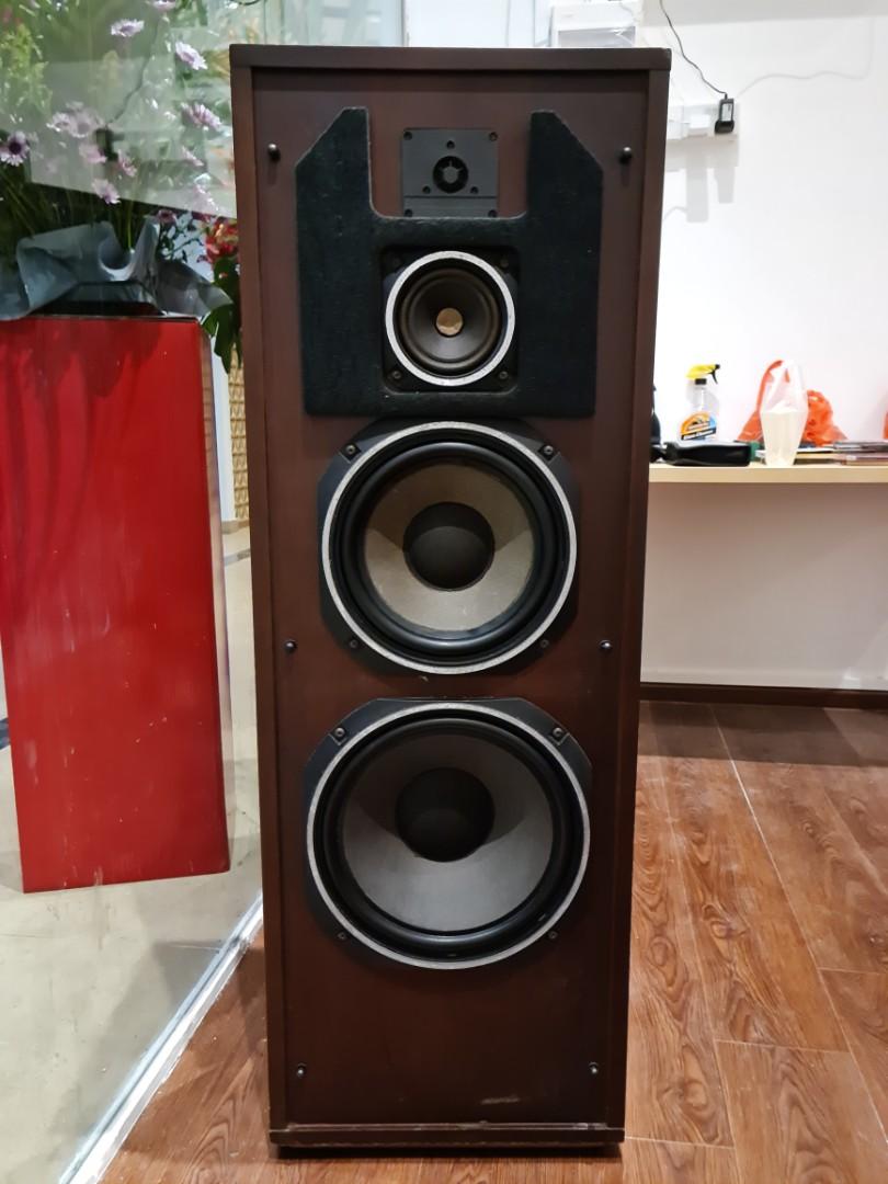 Mclntosh XR1051 floor standing speaker