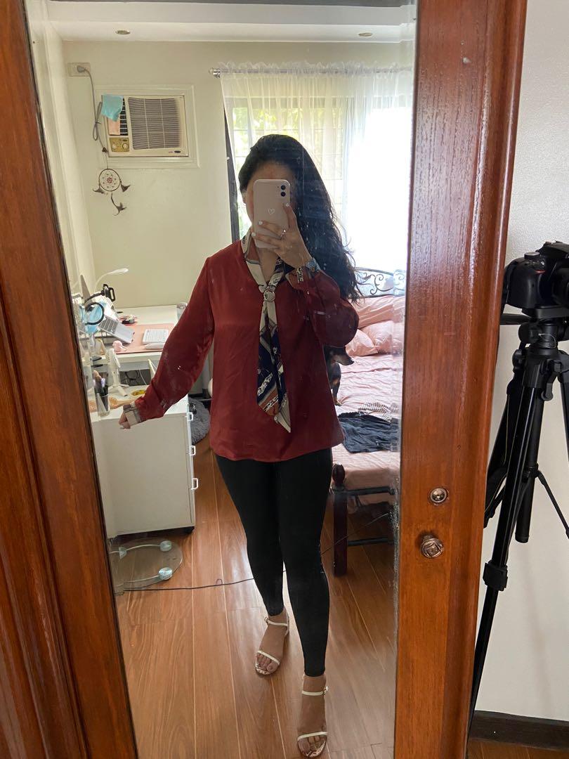 No Brand casual top size S-M (Category: Others Tops) located in Caloocan City. Submitted by eliesellsit (Listing ID 1070531813, Image 2). Description: No Brand Size S-M RFS: decluttering Delivery is shouldered by the buyer MOP: BPI / Gcash Delivery: Grab / Lalamove.