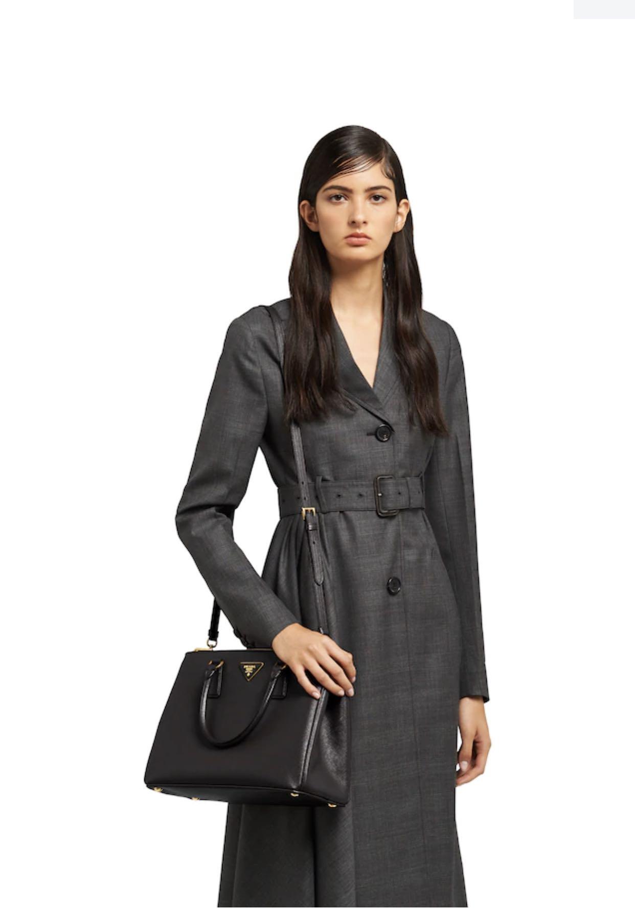 Prada saffiano medium tote bag clearance