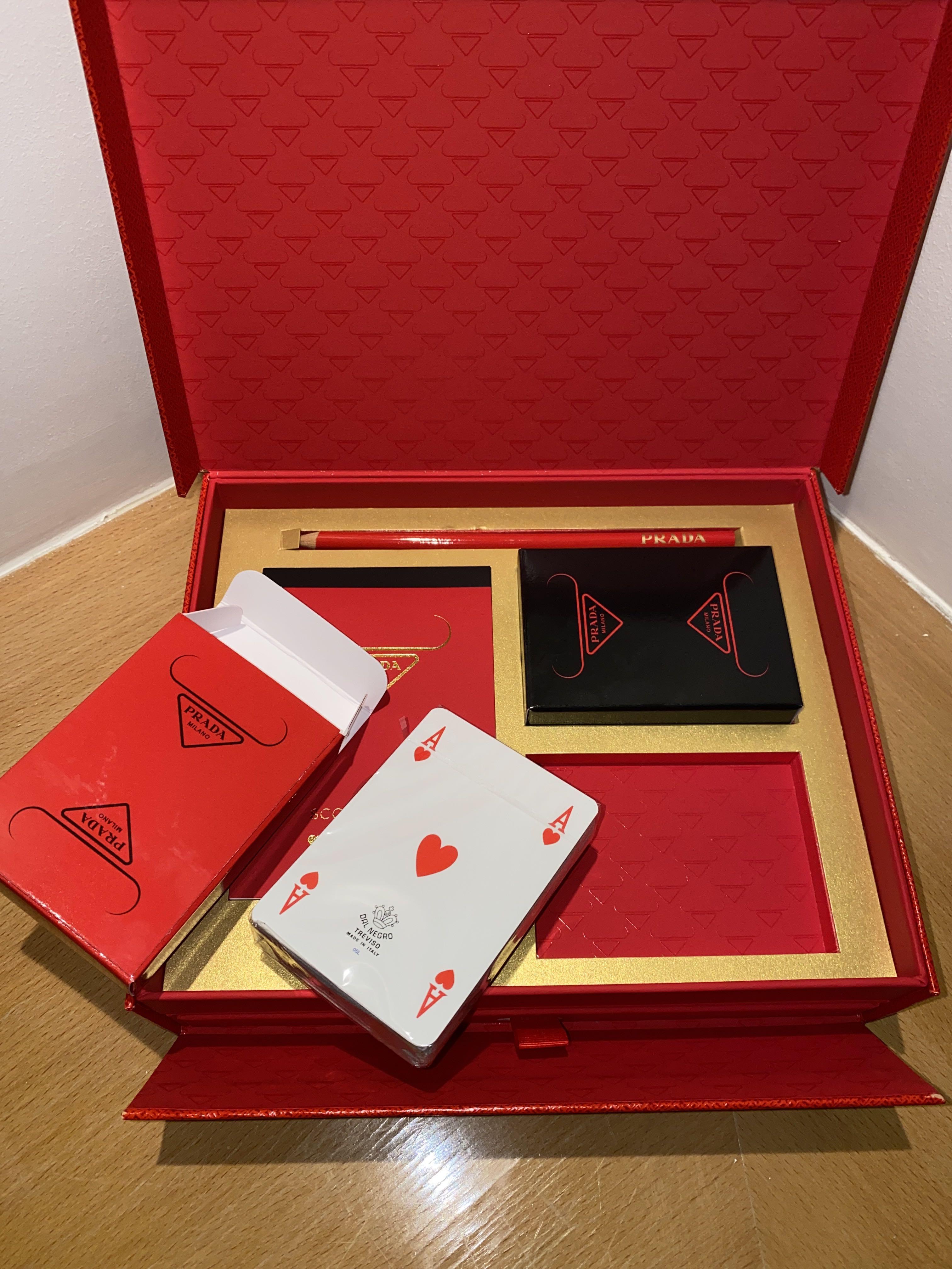 PRADA Year of Ox Playing Cards and Laisee envelops, 興趣及遊戲, 收藏品及紀念品, 明星周邊-  Carousell