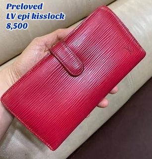 (Category: ) located in . Submitted by graciasluxurybag (Listing ID 1070649149, Image 1). Description: .