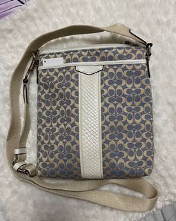 (Category: ) located in . Submitted by Random.Collector (Listing ID 1070644731, Image 1). Description: .