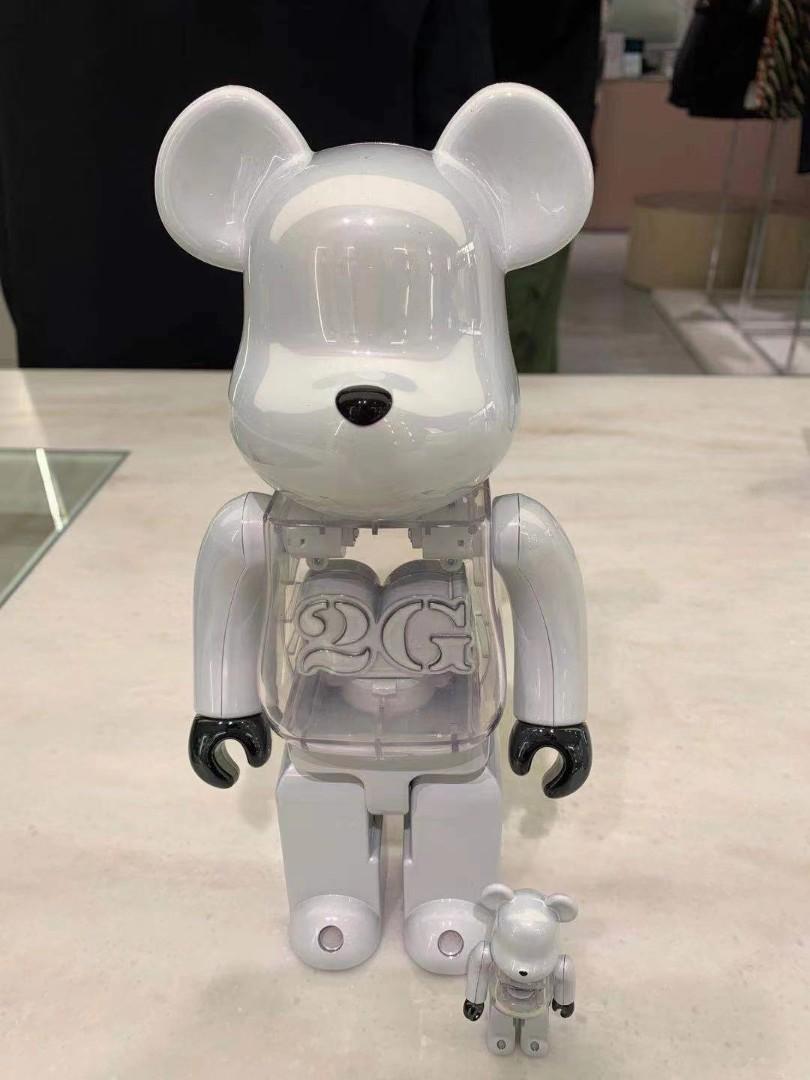 預訂全新Bearbrick 2G 100% 400% White Chrome 發光銀燈, 興趣及遊戲