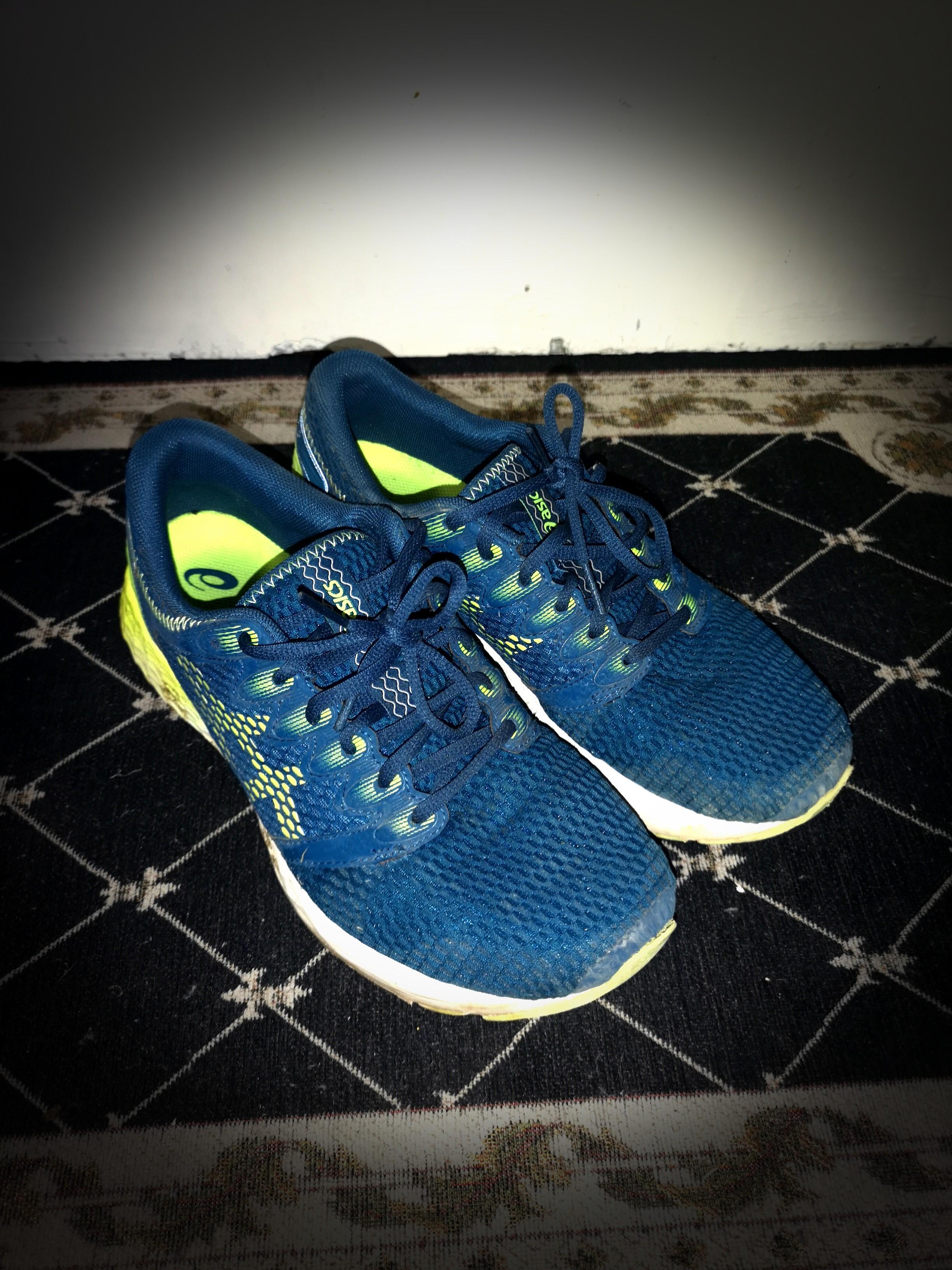 Asics feel fast flyte foam Euro42 US 8.5 CM 26.5 Running Carousell