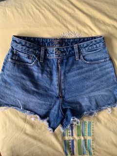 (Category: ) located in . Submitted by pinkcaramel (Listing ID 1070725585, Image 1). Description: .