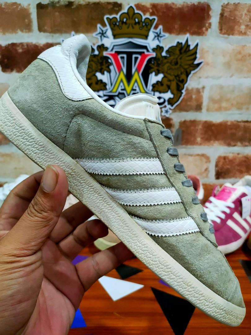 Adidas gazelle skin 2025