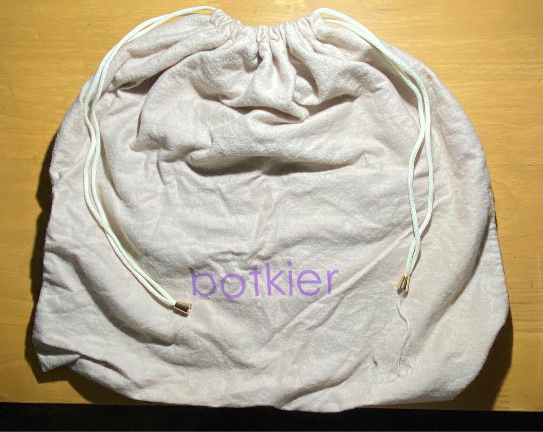 Authentic Botkier dustbag for Bombay clutch (Category: Luxury Bags & Wallets) located in Makati City. Submitted by misticat (Listing ID 1070816181, Image 2). Description: 12in x 13 in size. authentic Botkier dustbag RFS-sold the bag already when I found the dustbag..