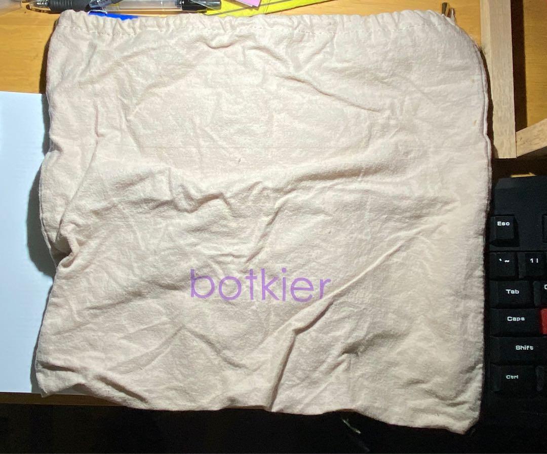 Authentic Botkier dustbag for Bombay clutch (Category: Luxury Bags & Wallets) located in Makati City. Submitted by misticat (Listing ID 1070816181, Image 3). Description: 12in x 13 in size. authentic Botkier dustbag RFS-sold the bag already when I found the dustbag..