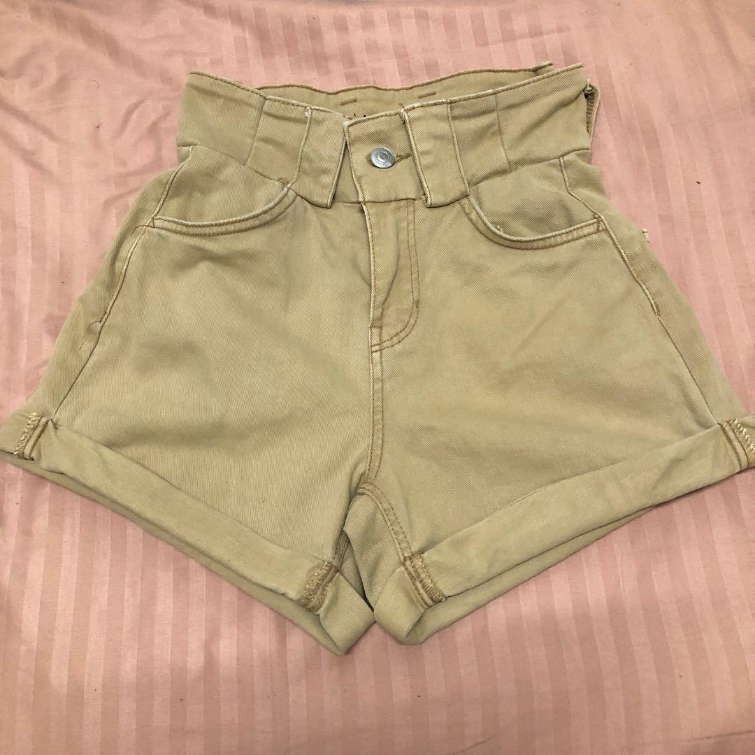 Bershka Highwaisted Brown Shorts Women S Fashion Bottoms Shorts On Carousell