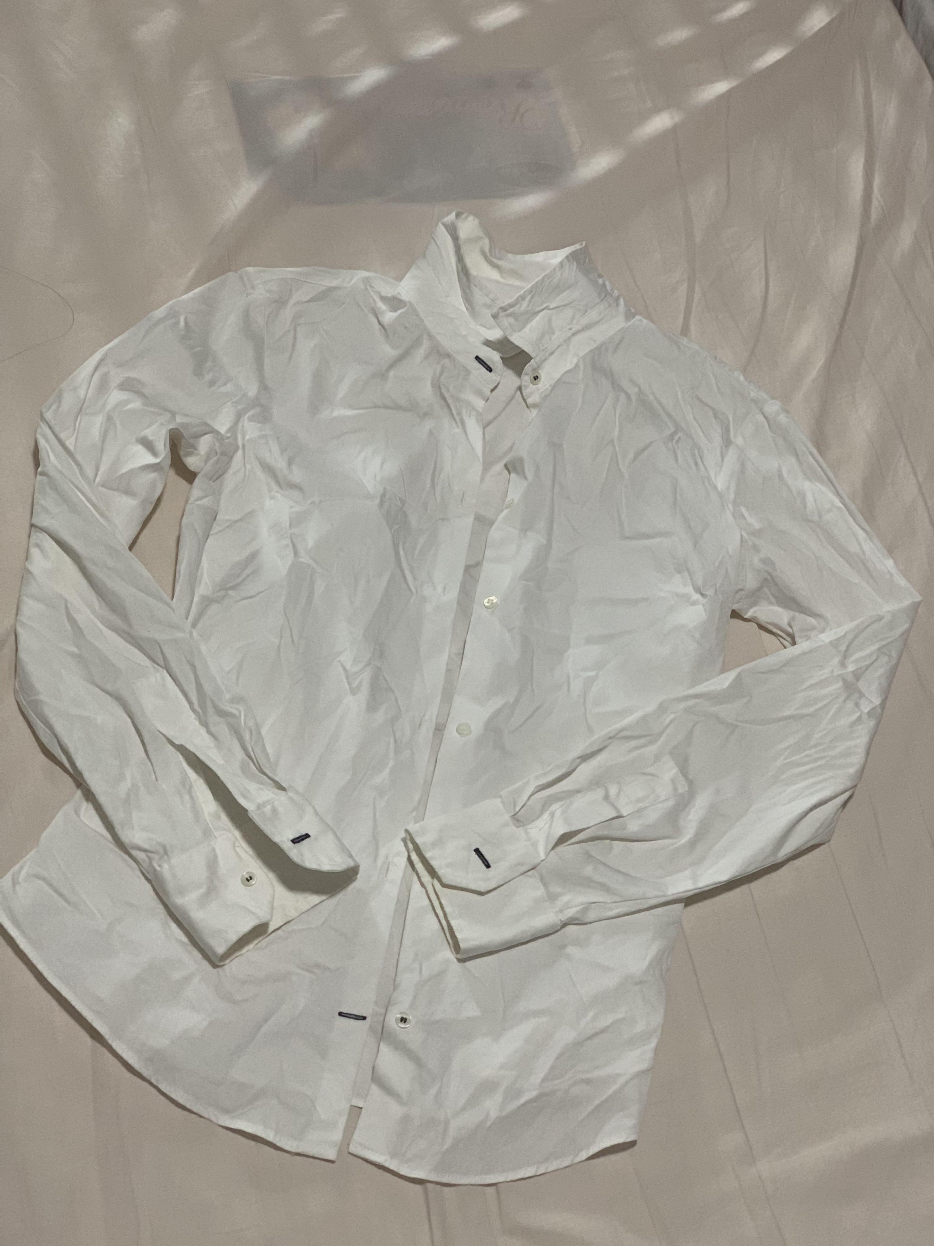 Collared White Top (Category: Tops) located in Petaling Jaya. Submitted by ericachanse (Listing ID 1070782833, Image 2). Description: Condition 9/10. .