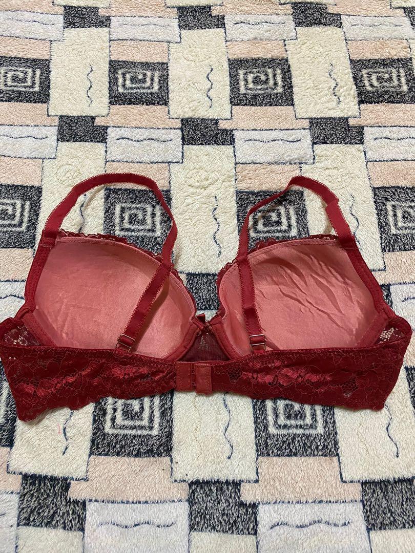 Daisy fuentes bra 36C / 38B, Women's Fashion, Tops, Blouses on Carousell