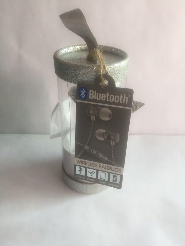 Earbuds bluetooth wireless (Category: Earphones) located in Pasay City. Submitted by redgiftshop (Listing ID 1070774500, Image 3). Description: wireless earbuds in- line mic recharge product direct bought in US product code: CL.