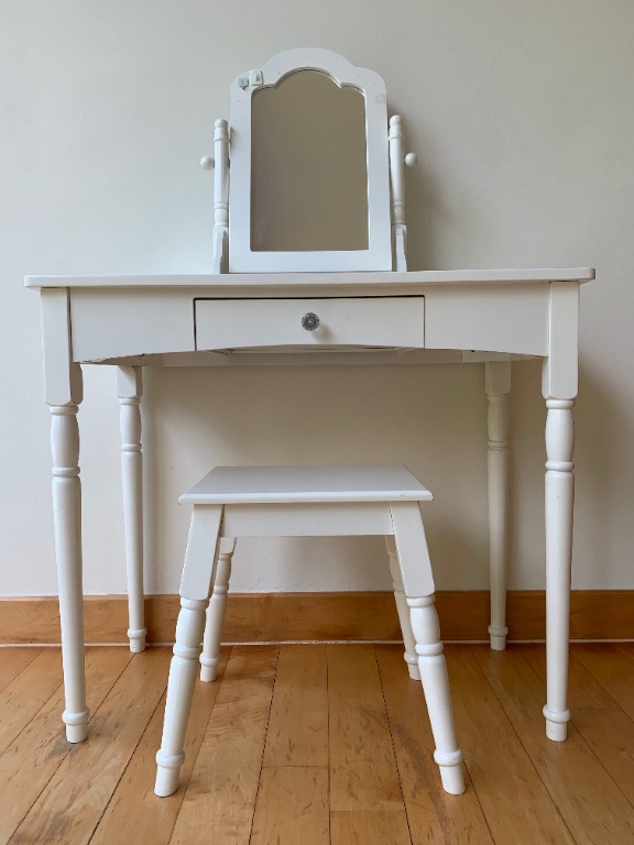 vanity desk