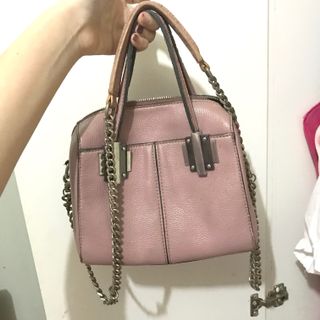 (Kategori: ) berada di . Dikirim oleh reespreloved (ID iklan 1070837039, Gambar 1). Deskripsi: .
