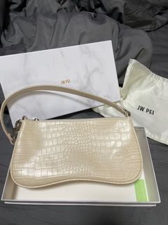 （分類：）位於 。 由 nicee.ee 提交（商品編號 1070824848，圖片 1）。簡介： 。