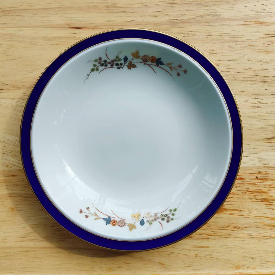KORANSHA JAPAN PLATE (Category: Dinnerware & Cutlery) located in Las Pinas. Submitted by dtpolo_shop (Listing ID 1070754599, Image 1). Description: KORANSHA JAPAN SALAD plate 20x4cm Cobalt gold trim Unused 🔥580 each / 5 available.