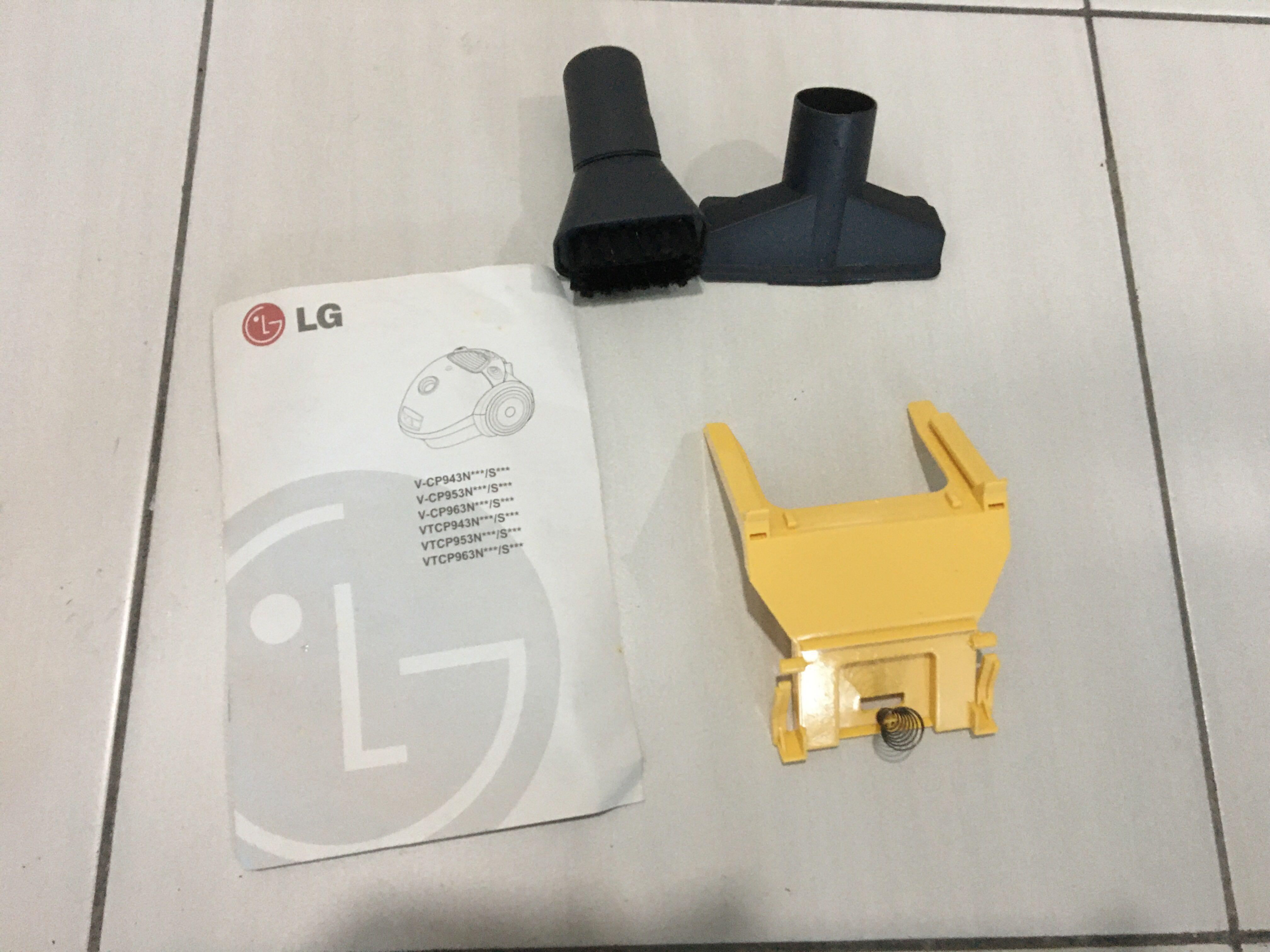 LG Vacuum Cleaner 1600W with 350W Suction Power (Model No vcp963stc