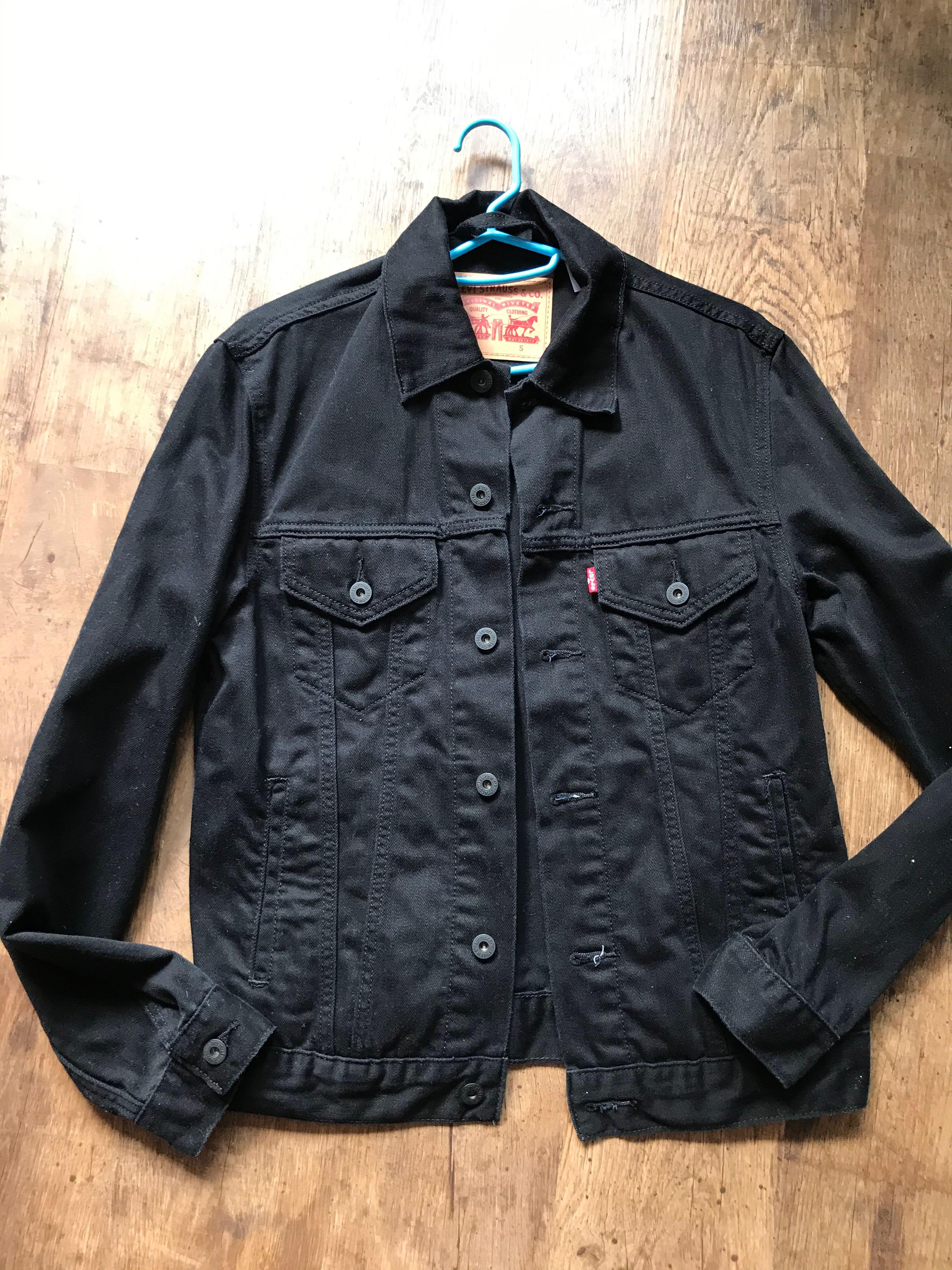 levis black jacket
