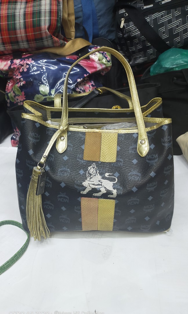 Mcm lion tote bag store