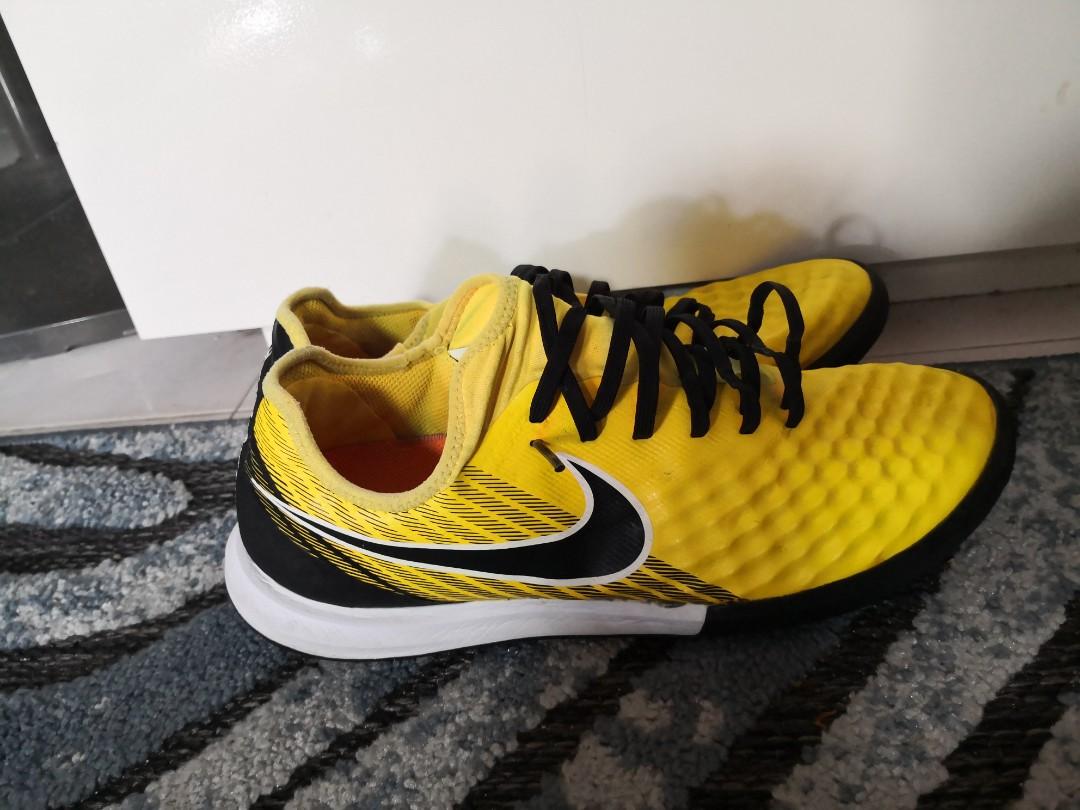 Nike MagistaX Lunarlon 10uk for futsal Men s Fashion Footwear