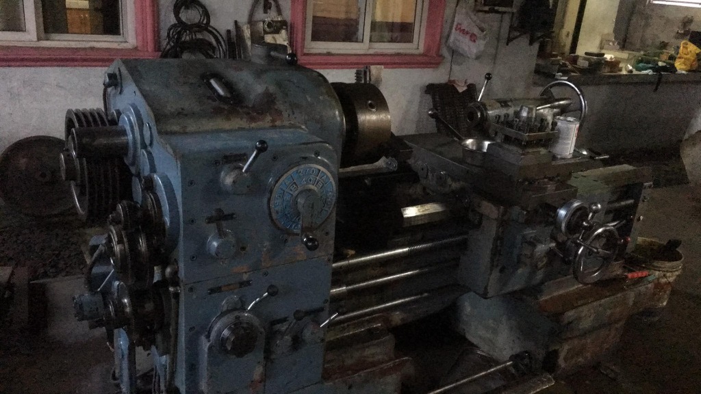 1 UNIT LATHE MACHINE, Commercial & Industrial, Industrial Equipment on ...