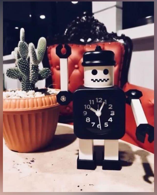 Alarm Clock Robot (Category: Pest Control) located in Taytay. Submitted by mdbare (Listing ID 1071043675, Image 1). Description: 6 blacks 2 white Available on hand.