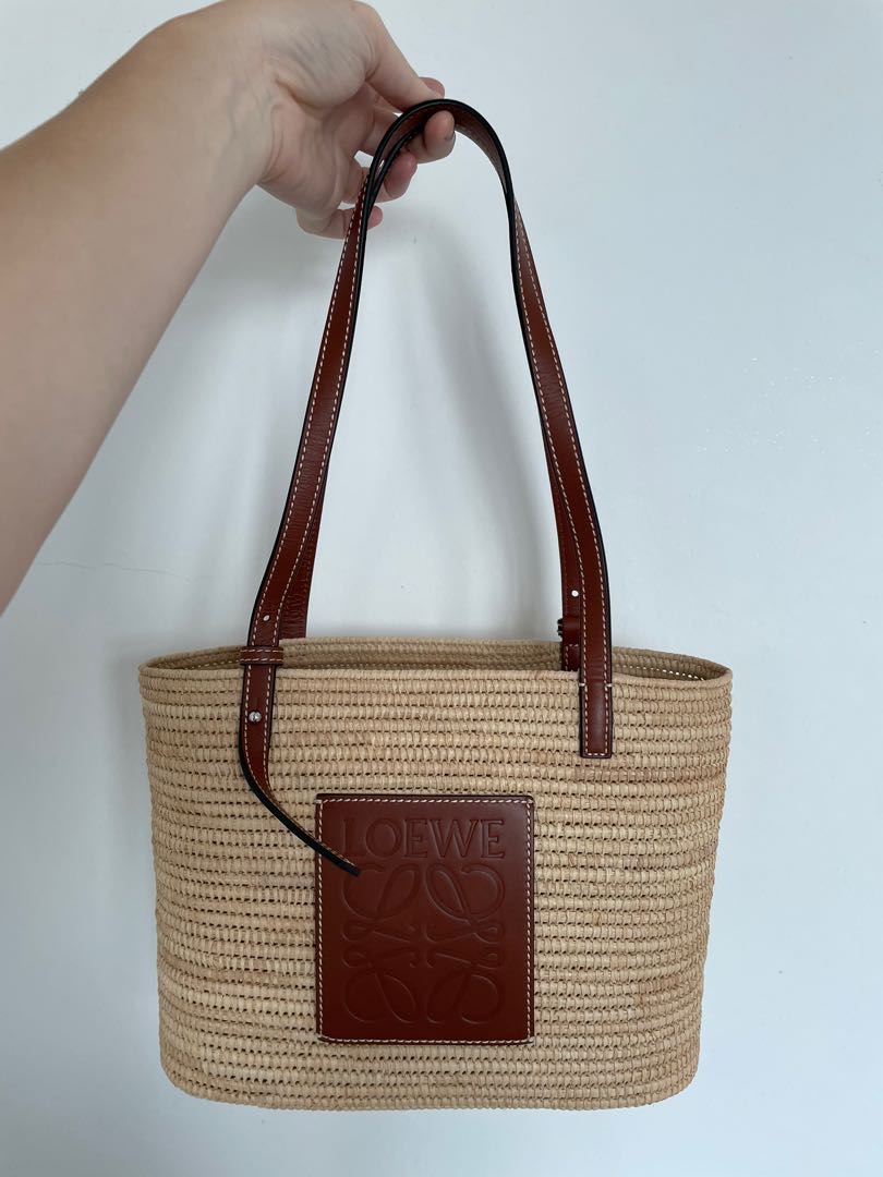 Loewe woven best sale raffia tote