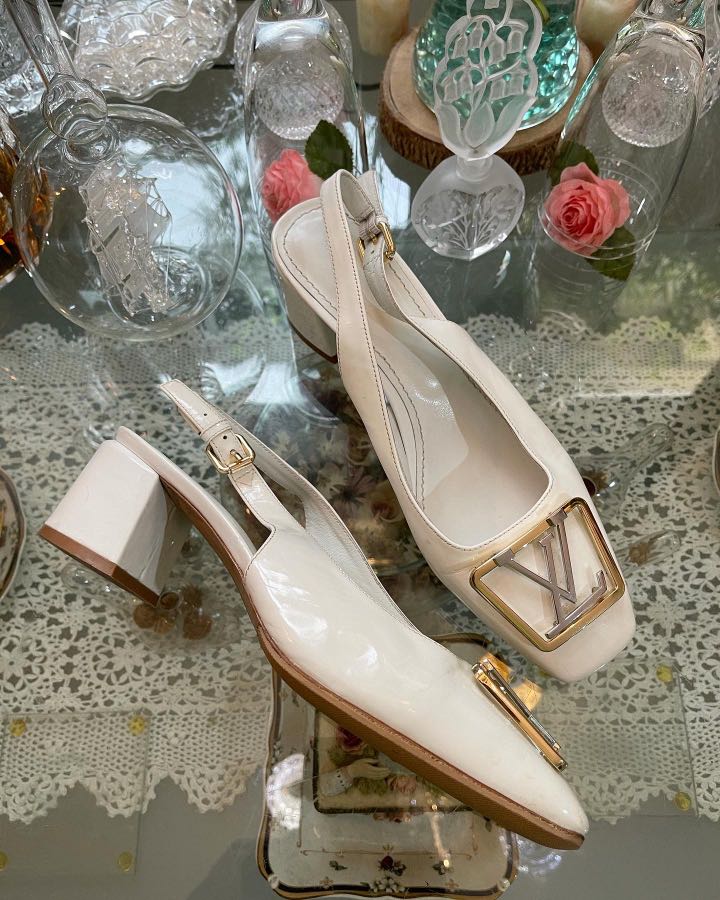 Authentic Louis Vuitton White Madeleine Slingback Chunky Heel Slingback  Pumps Size 41, Women's Fashion, Footwear, Heels on Carousell