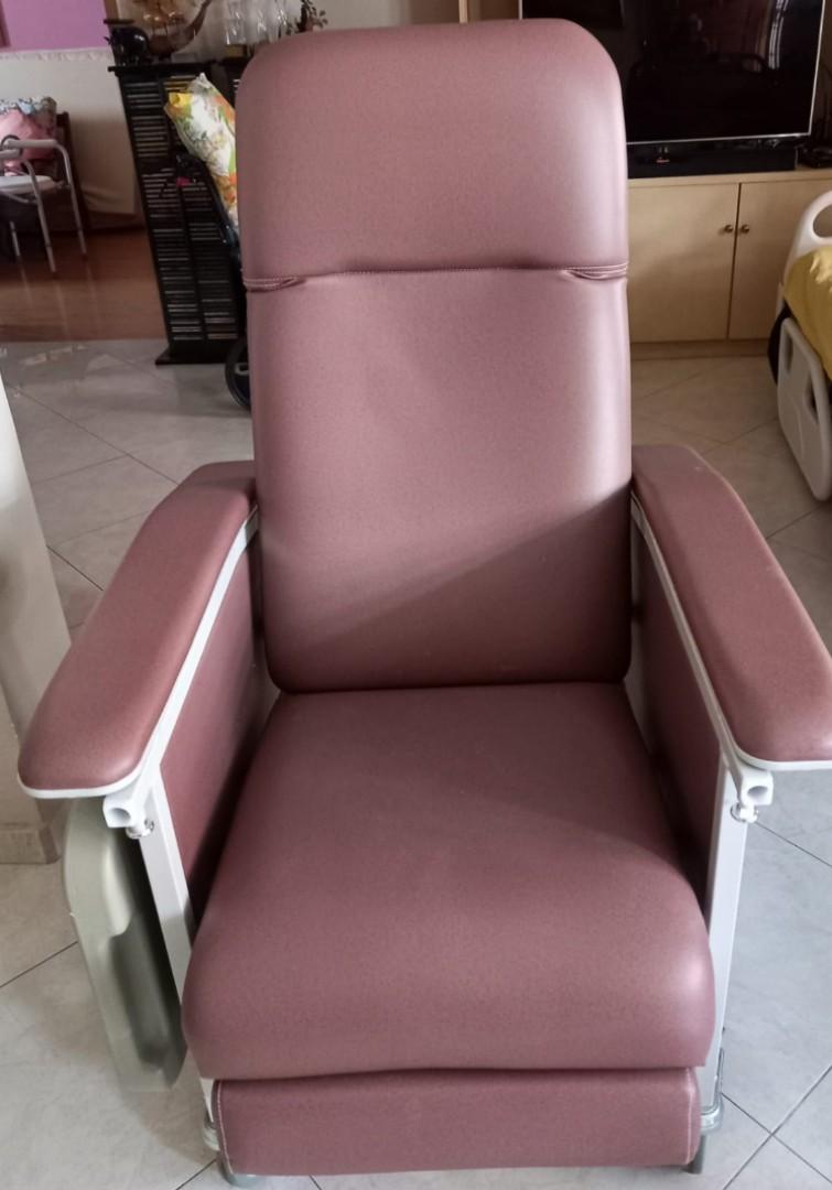 Barely used Lifeline Manual Mobile Recliner Geriatric Chair With Tray
