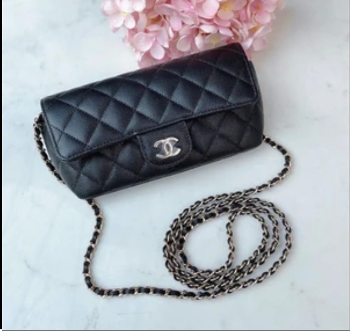 Chanel Vintage Black Caviar Classic Clasp Camera Case Bag 24k GHW –  Boutique Patina