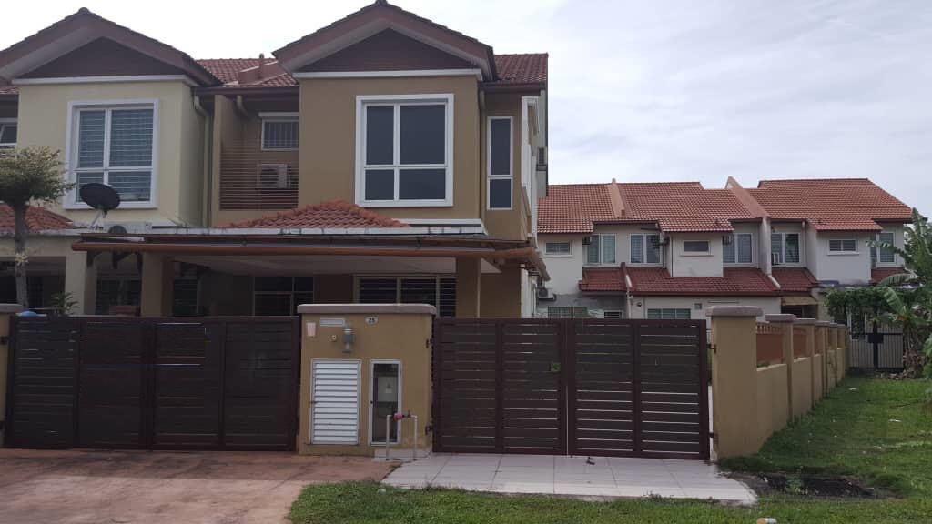 Corner Unit Double Storey Terrace House Taman Puchong Prima, Puchong