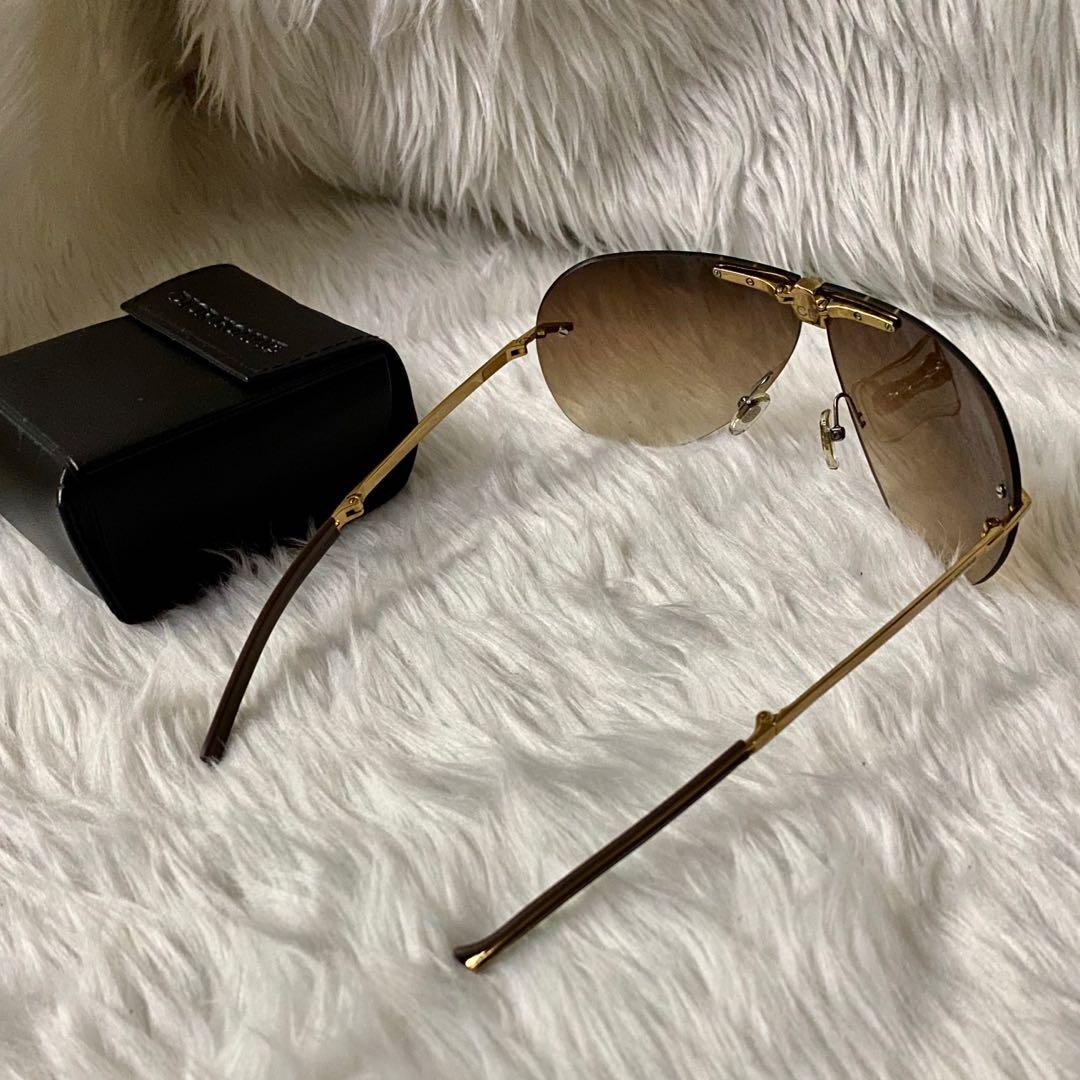 Dior Foldable Sunglasses (Category: Luxury Accessories) located in Pasig City. Submitted by thecruzescloset (Listing ID 1071030424, Image 3). Description: Dior Homme Foldable Sunglasses Condition: Like New - barely used. Inclusions: Sunglasses case Selling for only ₱12800 + shipping fee. ▪️Bank Deposit Paypal PayMaya GCash ▪️No Trades / No Haggling ▪️No returns / refund / exchange once sold ▪️Shipping Fee c/o Buyer ▪️ Decluttering. Needs space in