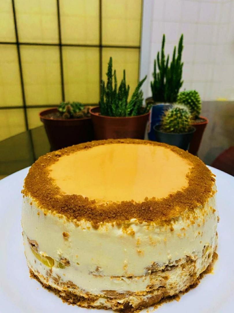 Graham Mango De Leche Round Cake, Food & Drinks, Homemade Bakes on Carousell