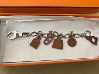 (Category: ) located in . Submitted by happyshopsg (Listing ID 1070922448, Image 1). Description: .